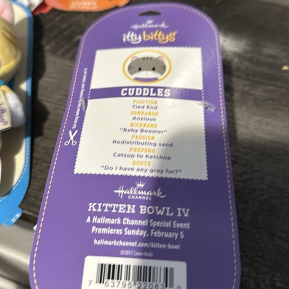 NWT Hallmark Itty Bittys 😻 Cuddles Toffee Cubby Mitzi - Picture 3 of 9